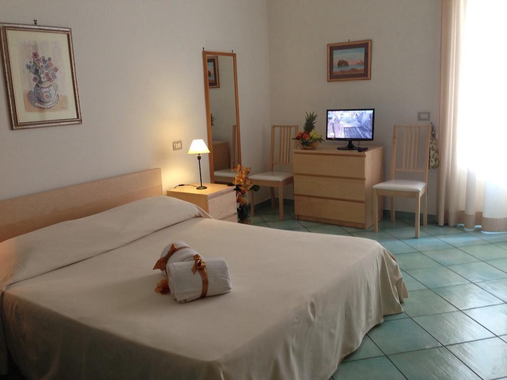 Hotel & Residence Matarese Casamicciola Terme Номер фото